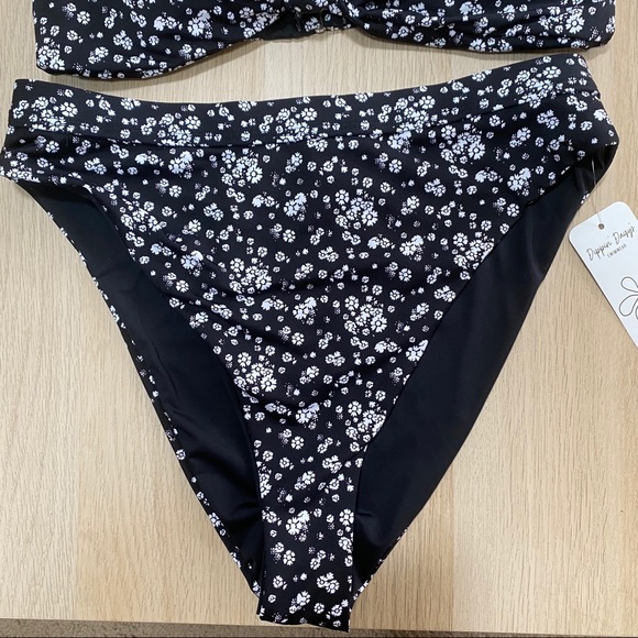 Dippin daisy’s daisy top and high waisted bottoms - Picture 5 of 6